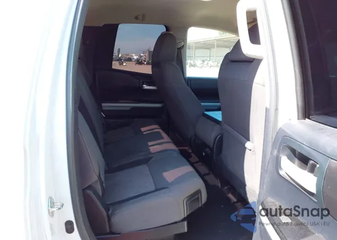 2015 Toyota Tundra Sr5 5.7L V8 z USA, uszkodzony, nr VIN 5TFRY5F11FX185561